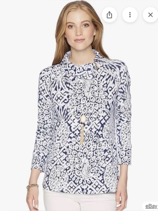 Lilly Pulitzer Tops - Lilly Pulitzer Navy and White pullover